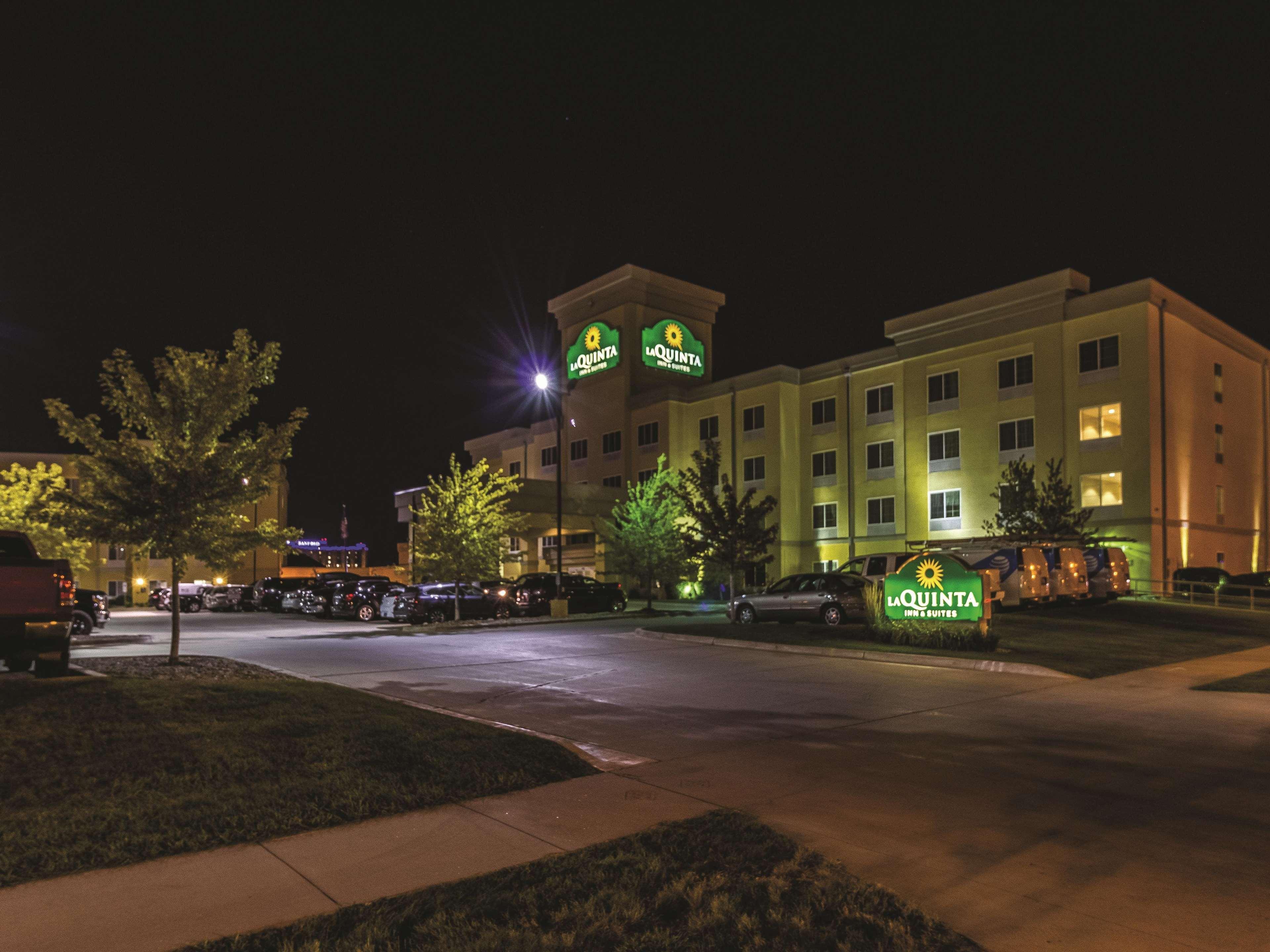La Quinta By Wyndham Fargo-Medical Center Hotel Exterior foto