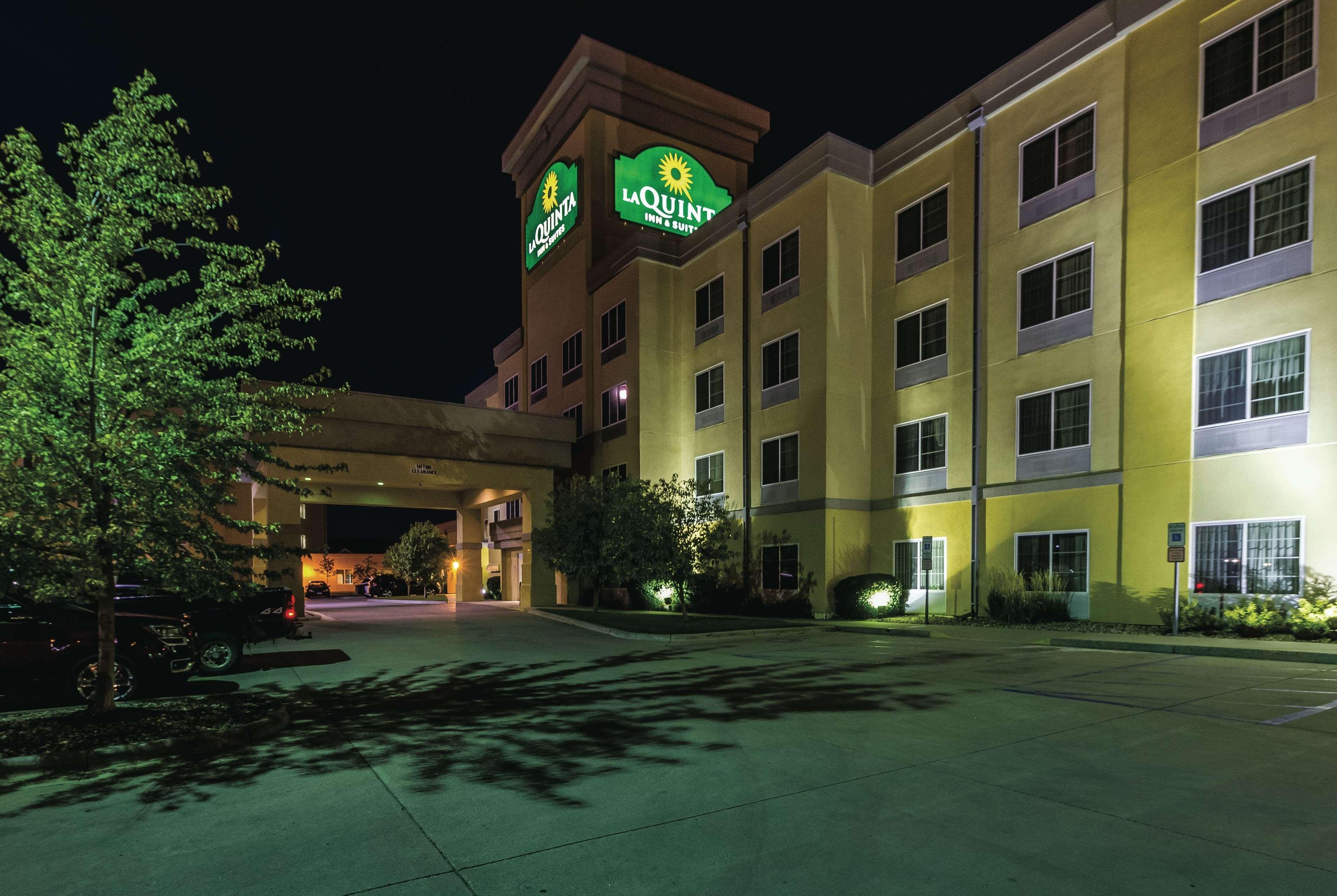 La Quinta By Wyndham Fargo-Medical Center Hotel Exterior foto